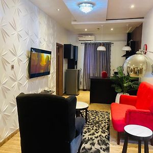 James Court Hotel & Luxury Apartments